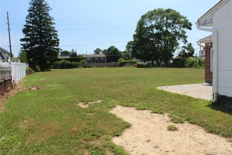 924 Fulton Street Farmingdale NY 11735