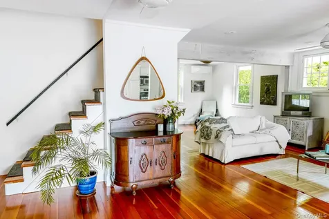 17 Skytop Ridge Rhinebeck NY 12572