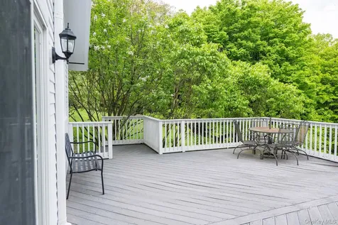 17 Skytop Ridge Rhinebeck NY 12572