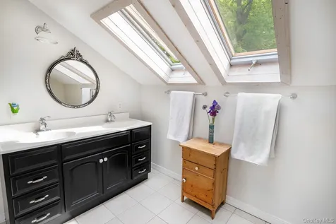 17 Skytop Ridge Rhinebeck NY 12572