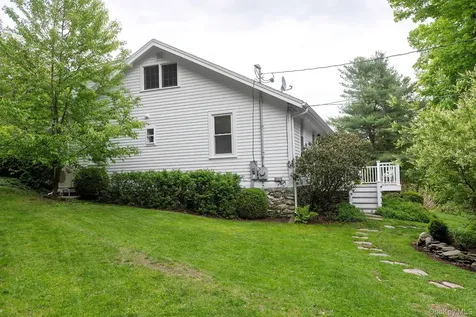 17 Skytop Ridge Rhinebeck NY 12572