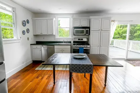 17 Skytop Ridge Rhinebeck NY 12572