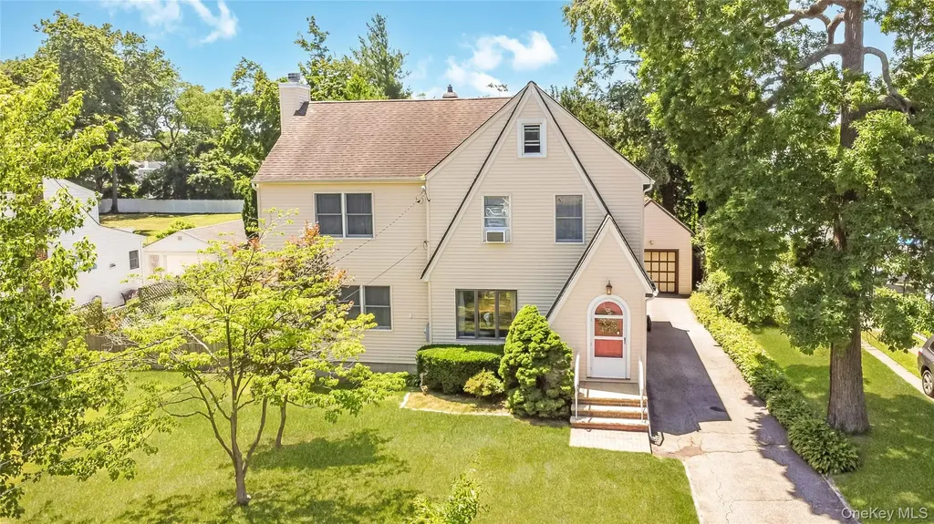 530 Elm Street West Hempstead NY 11552