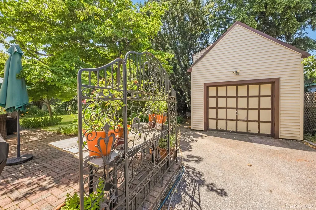 530 Elm Street West Hempstead NY 11552