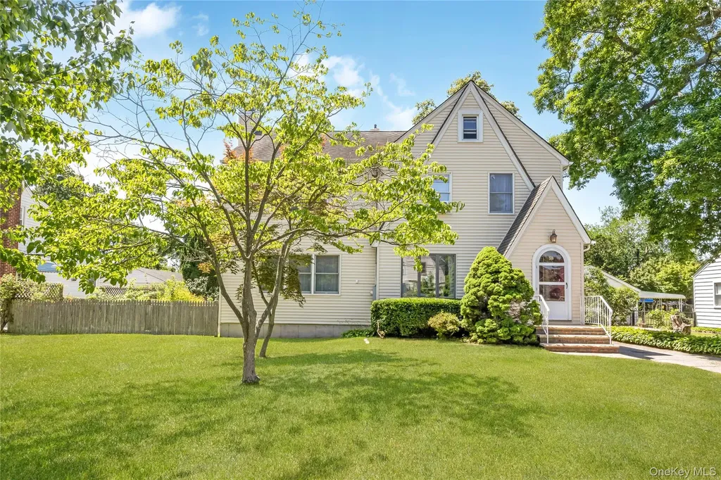 530 Elm Street West Hempstead NY 11552