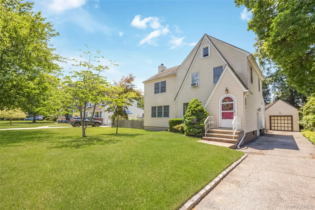 530 Elm Street West Hempstead NY 11552