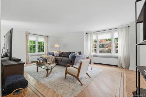 104 Pinewood Road Hartsdale NY 10530