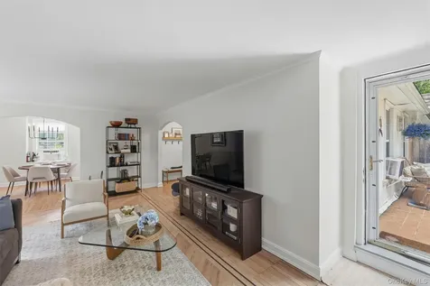 104 Pinewood Road Hartsdale NY 10530