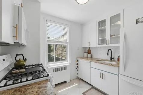 104 Pinewood Road Hartsdale NY 10530