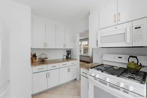 104 Pinewood Road Hartsdale NY 10530