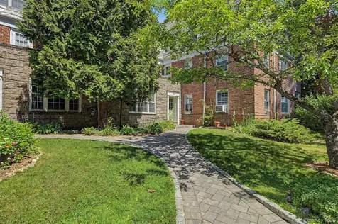 104 Pinewood Road Hartsdale NY 10530