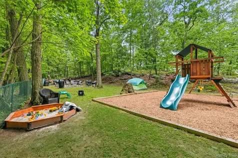 104 Pinewood Road Hartsdale NY 10530