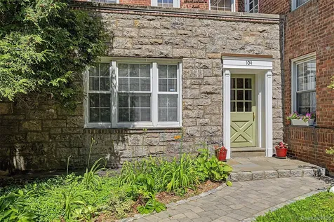 104 Pinewood Road Hartsdale NY 10530