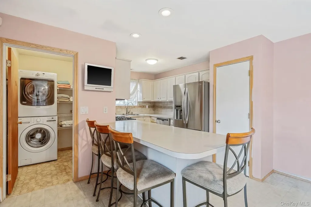 51 Trout Brook Lane Aquebogue NY 11931