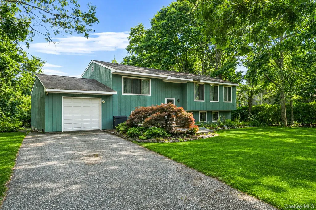 51 Trout Brook Lane Aquebogue NY 11931