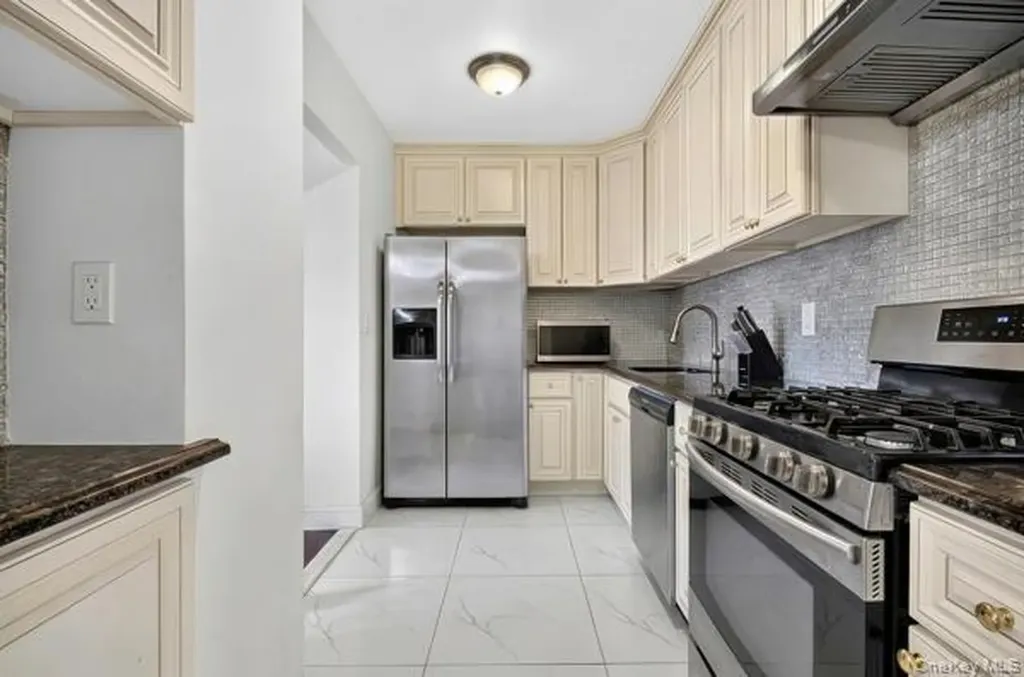 5-38 115th Street College Point NY 11356