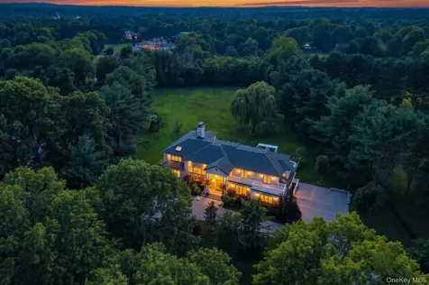 5 Farmwoods Lane Upper Brookville NY 11545