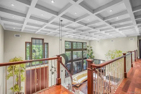 5 Farmwoods Lane Upper Brookville NY 11545