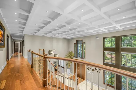 5 Farmwoods Lane Upper Brookville NY 11545