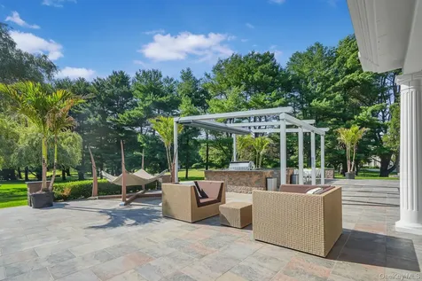 5 Farmwoods Lane Upper Brookville NY 11545