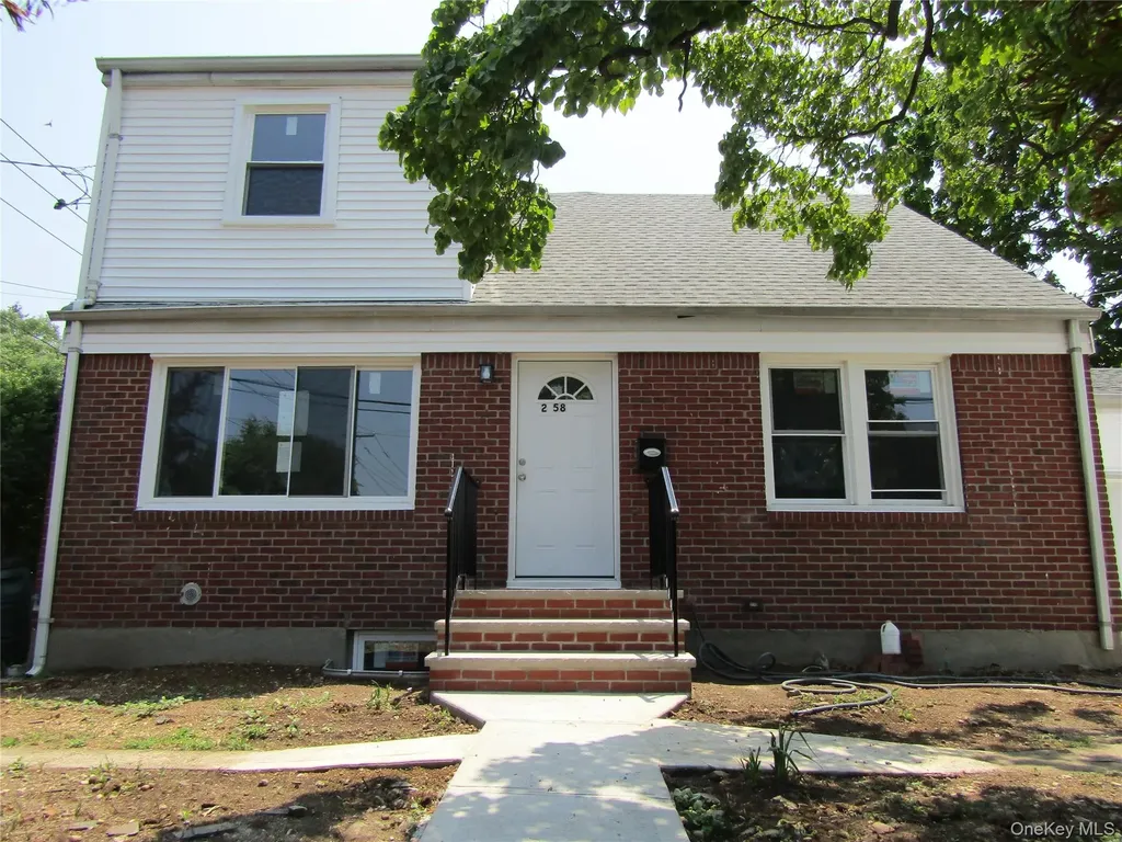 258 Brown Avenue Hempstead NY 11550