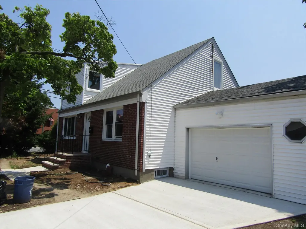 258 Brown Avenue Hempstead NY 11550