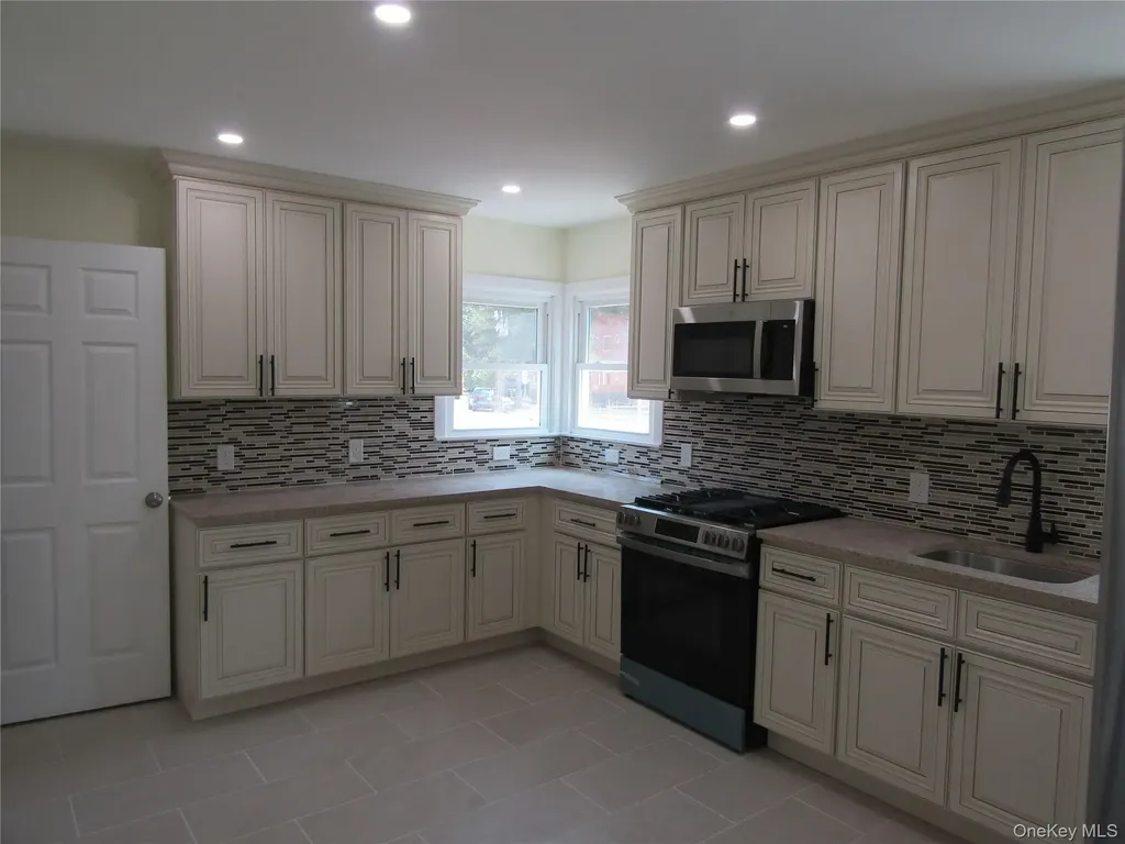258 Brown Avenue Hempstead NY 11550