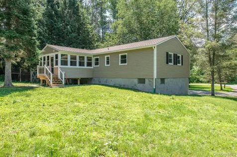676-678 Oak Summit Road Millbrook NY 12545