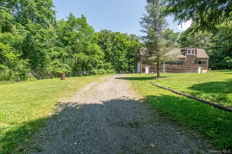 676-678 Oak Summit Road Millbrook NY 12545
