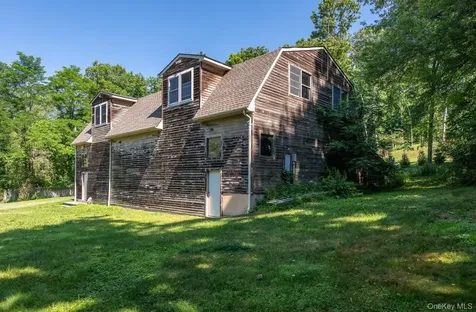 676-678 Oak Summit Road Millbrook NY 12545