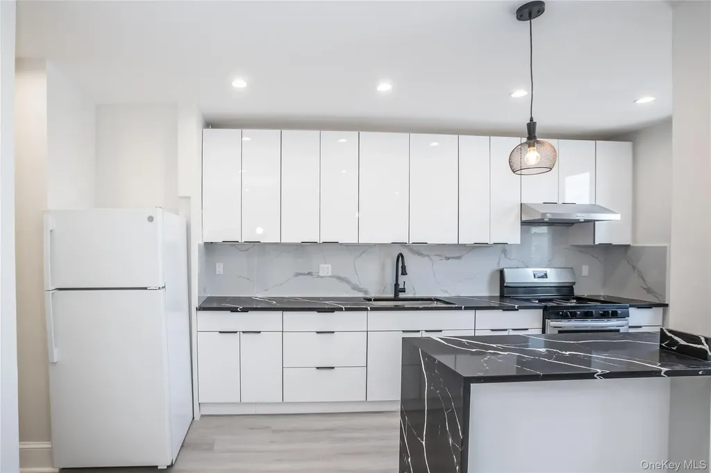 67-17 Myrtle Avenue Glendale NY 11385