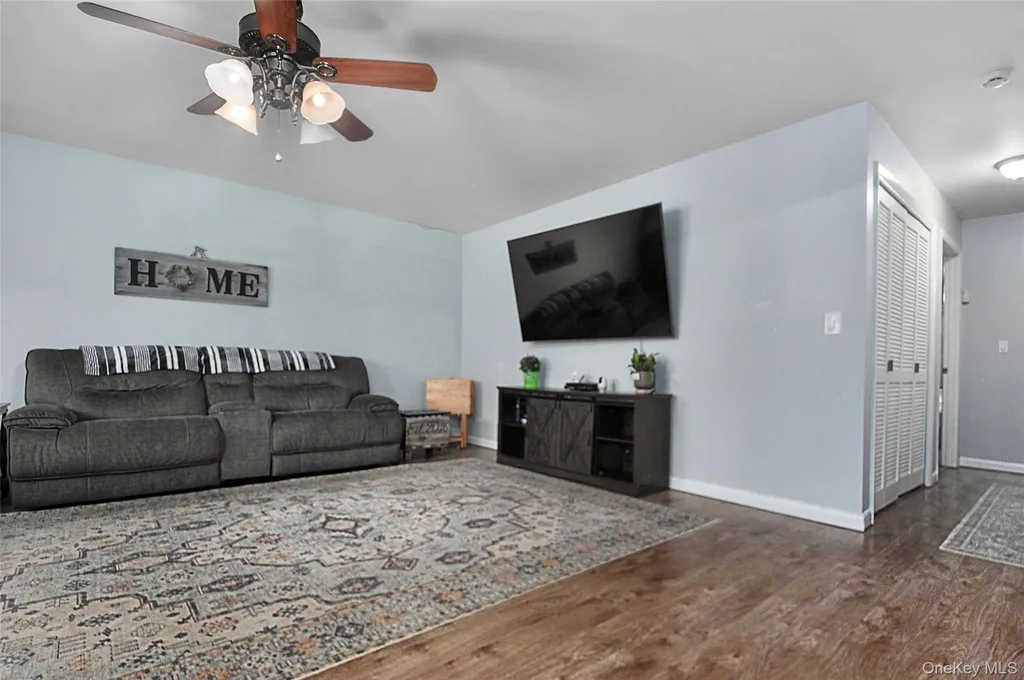 212 Falcon Court Poughkeepsie NY 12603