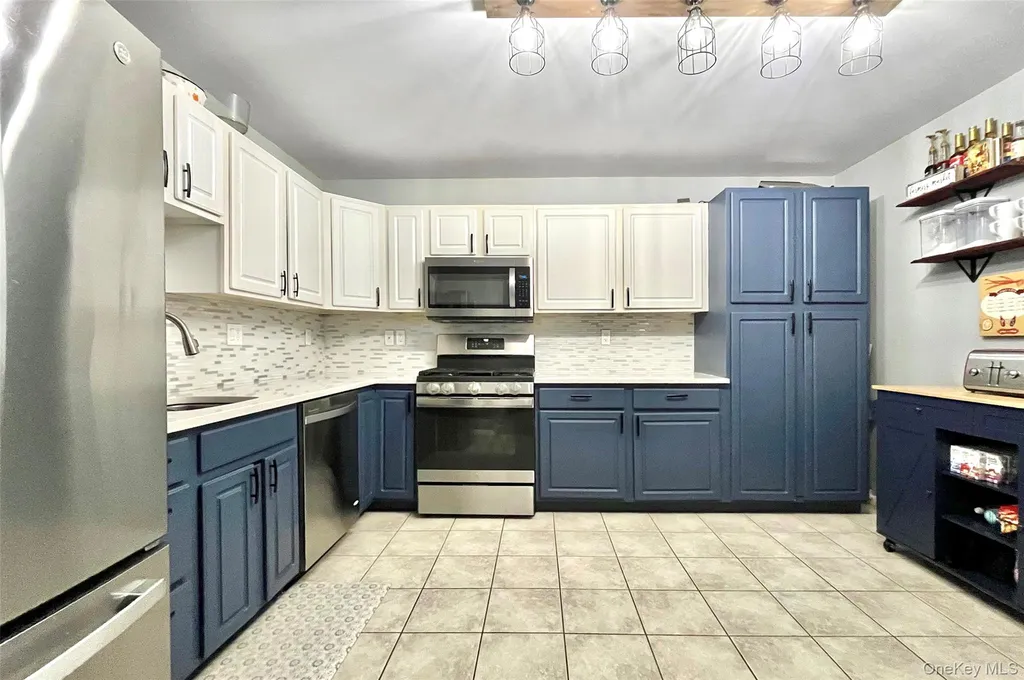212 Falcon Court Poughkeepsie NY 12603