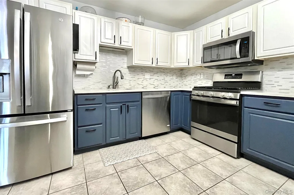 212 Falcon Court Poughkeepsie NY 12603