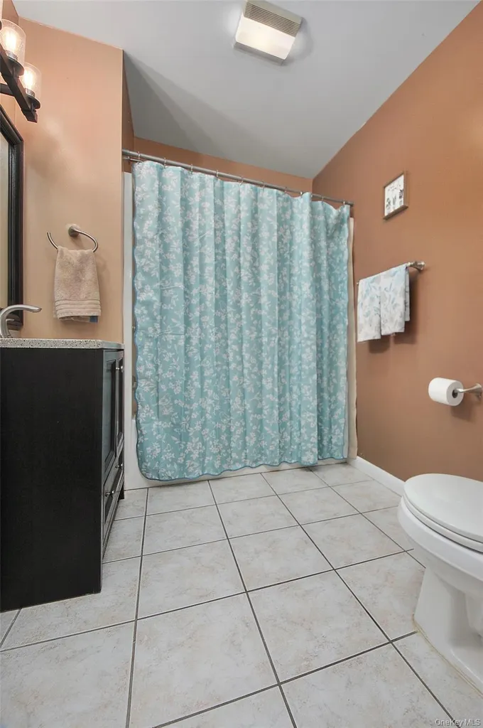 212 Falcon Court Poughkeepsie NY 12603