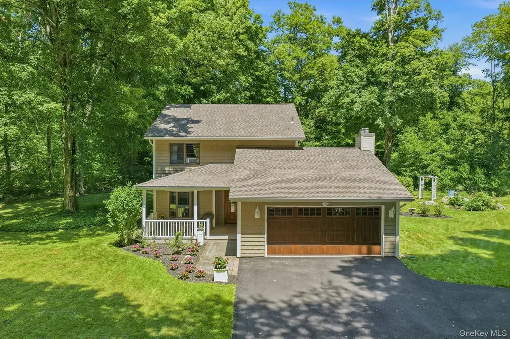 43 Nathan Hale Drive Stormville NY 12582