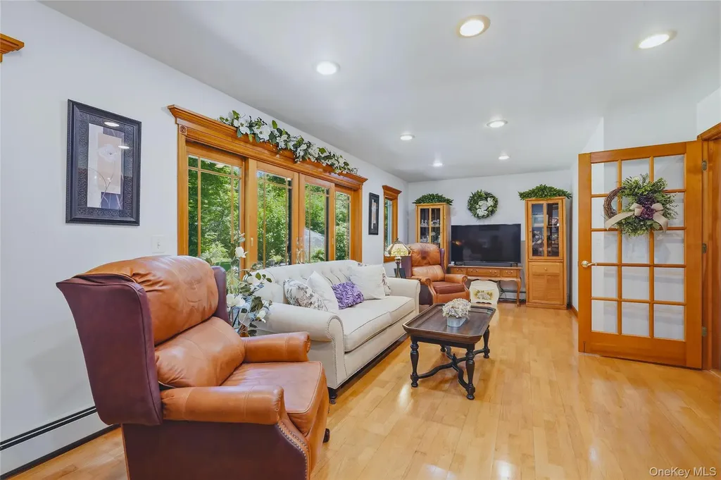 43 Nathan Hale Drive Stormville NY 12582