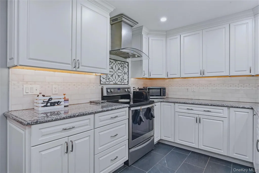 43 Nathan Hale Drive Stormville NY 12582