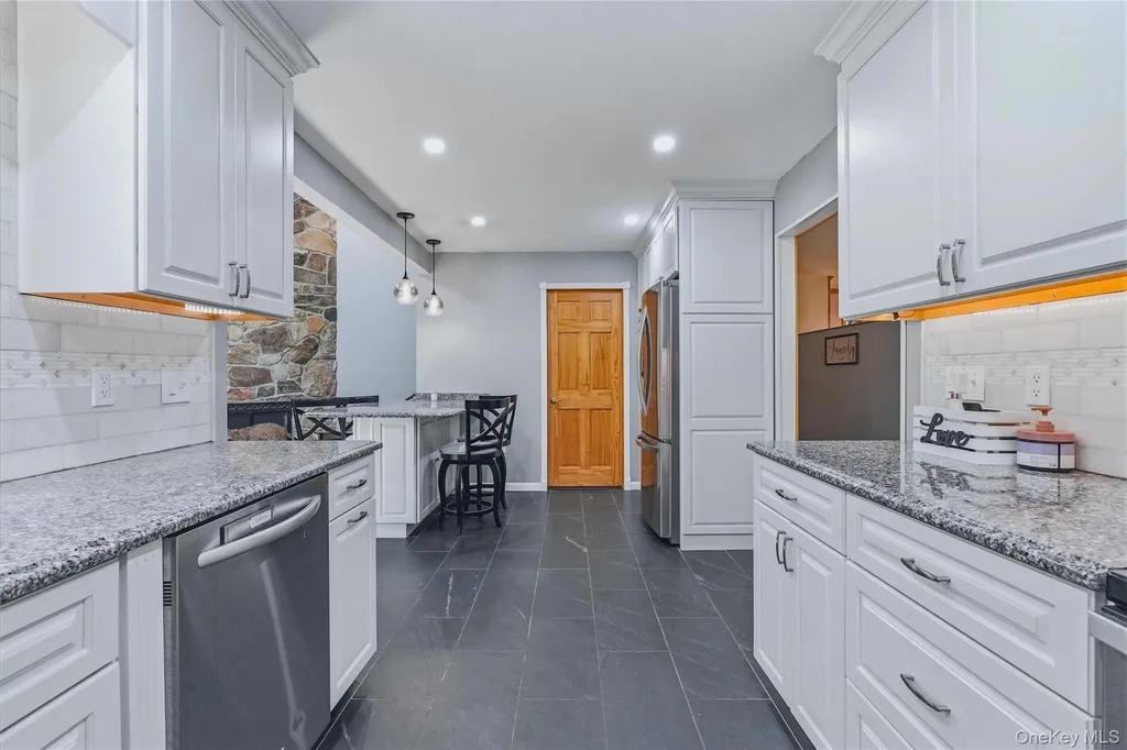 43 Nathan Hale Drive Stormville NY 12582