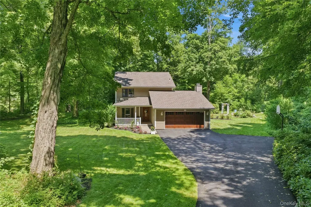 43 Nathan Hale Drive Stormville NY 12582