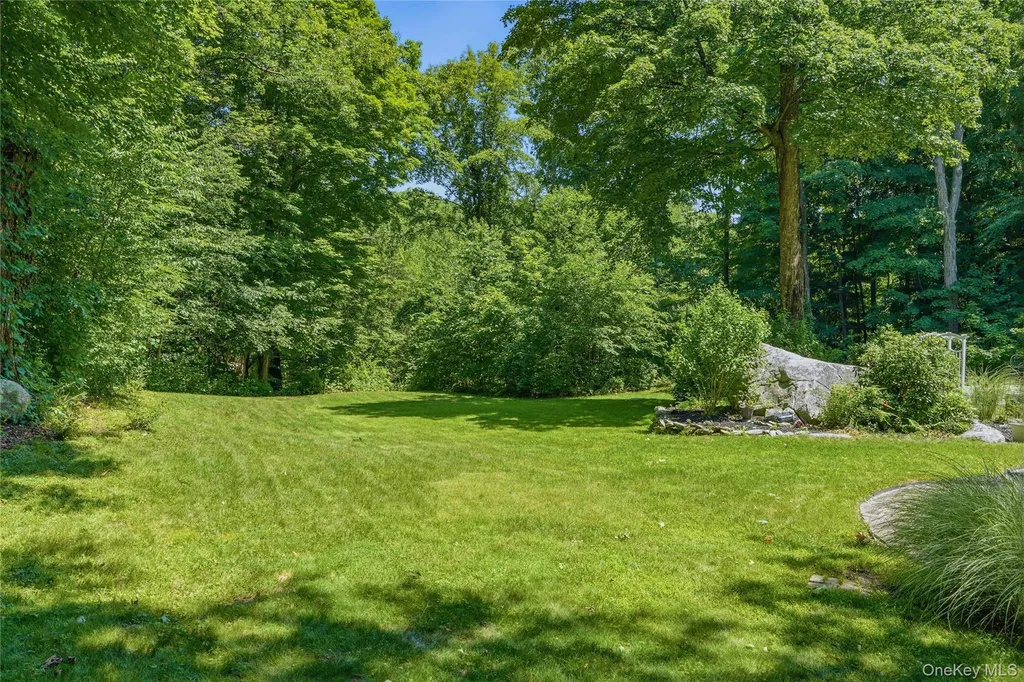 43 Nathan Hale Drive Stormville NY 12582