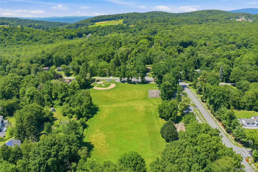 43 Nathan Hale Drive Stormville NY 12582