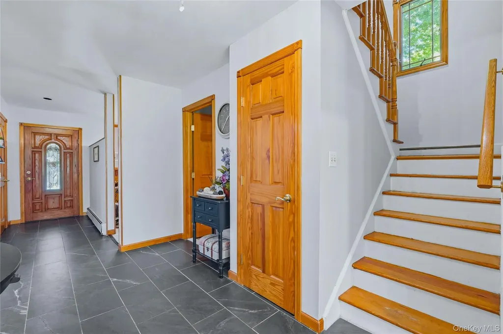 43 Nathan Hale Drive Stormville NY 12582