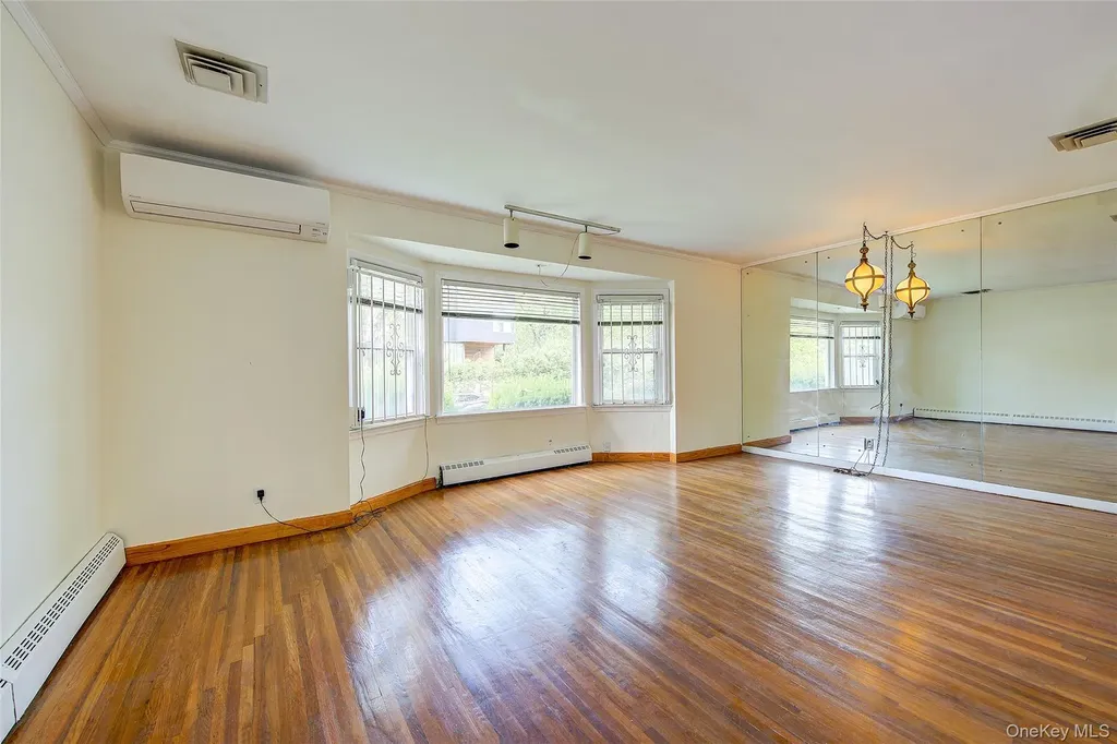 227-12 53rd Avenue Bayside NY 11364