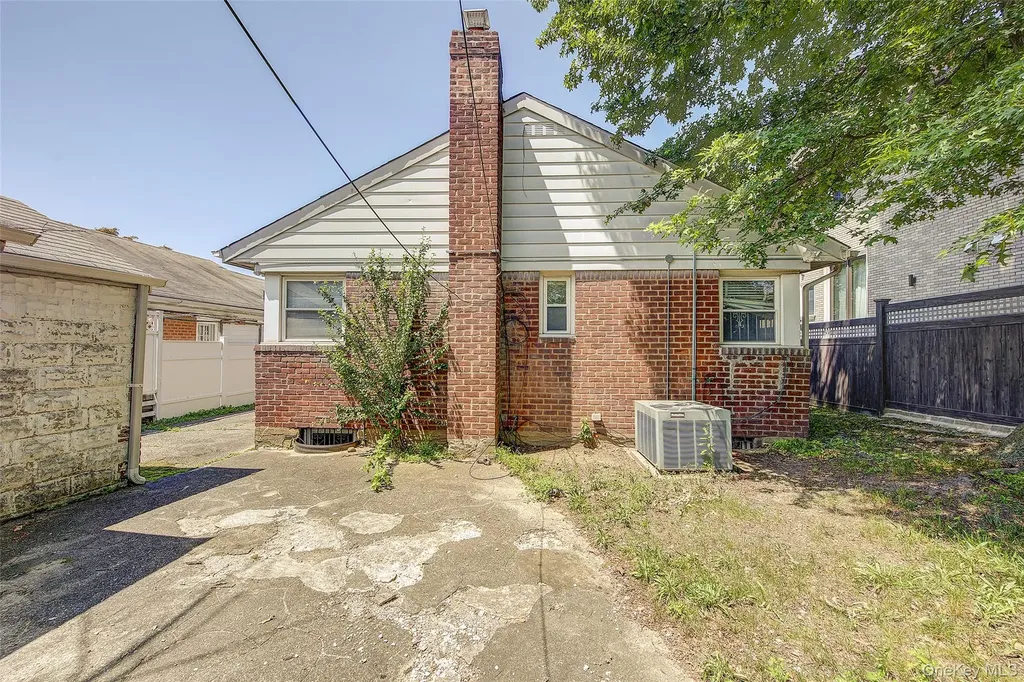 227-12 53rd Avenue Bayside NY 11364