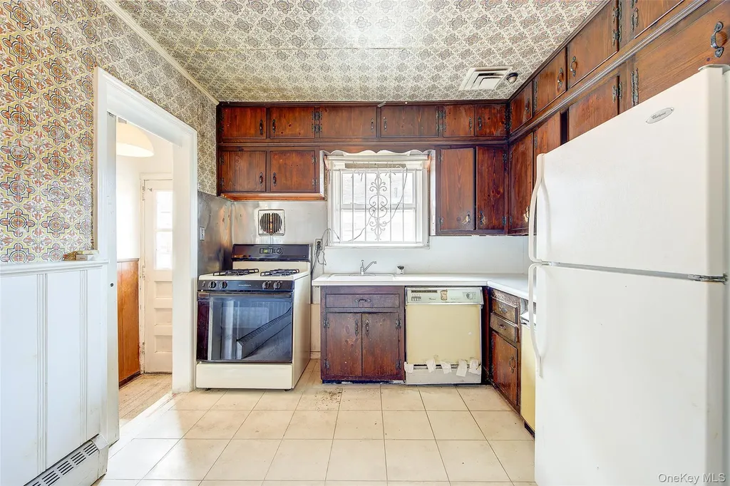 227-12 53rd Avenue Bayside NY 11364