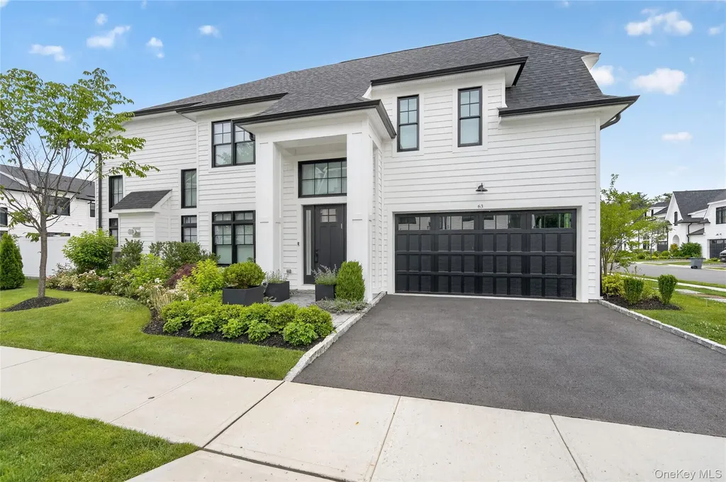 63 Three Ponds Lane W Woodbury NY 11797