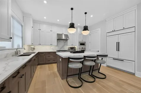 63 Three Ponds Lane W Woodbury NY 11797
