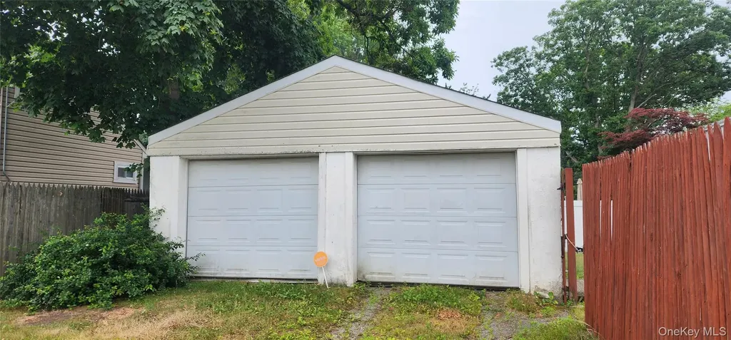 79 Commack Road North Babylon NY 11703