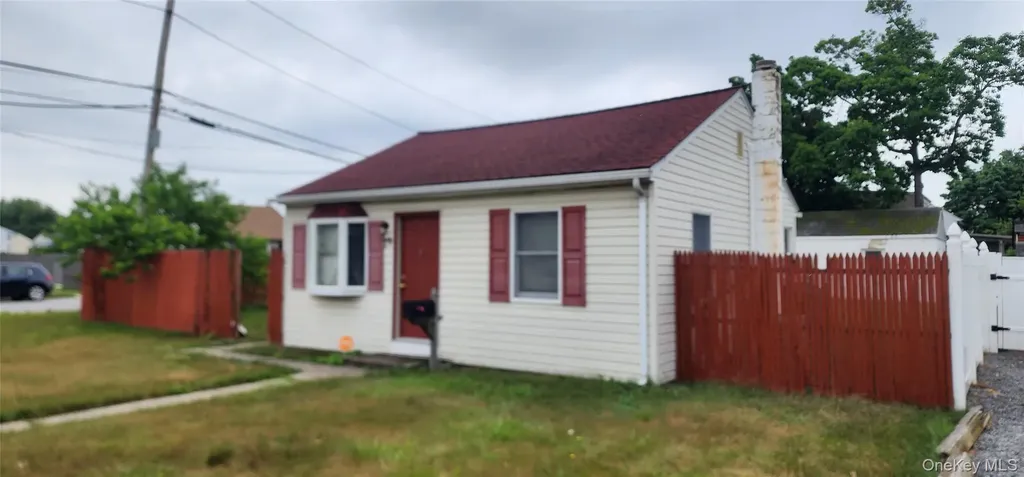 79 Commack Road North Babylon NY 11703